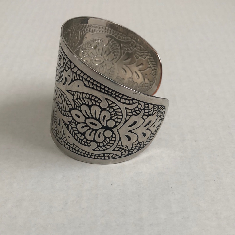 Cuff Bracelet - Picture 3 of 6